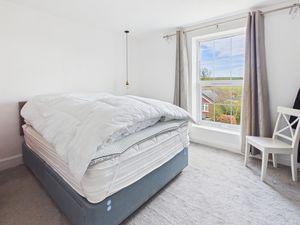Bedroom- click for photo gallery